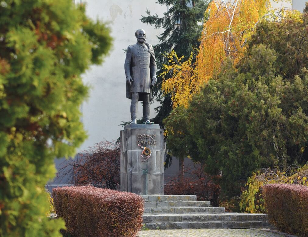 Statue of Orbán Balázs